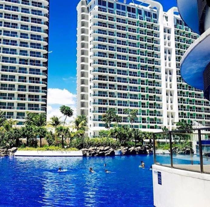 Azure Urban Resort A4 Near Airport Mall With Wavepool Paranaque City Εξωτερικό φωτογραφία