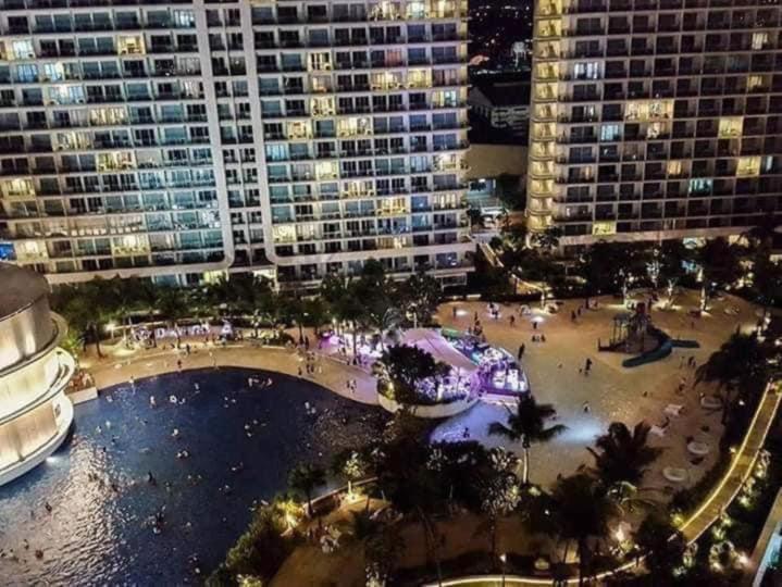 Azure Urban Resort A4 Near Airport Mall With Wavepool Paranaque City Εξωτερικό φωτογραφία